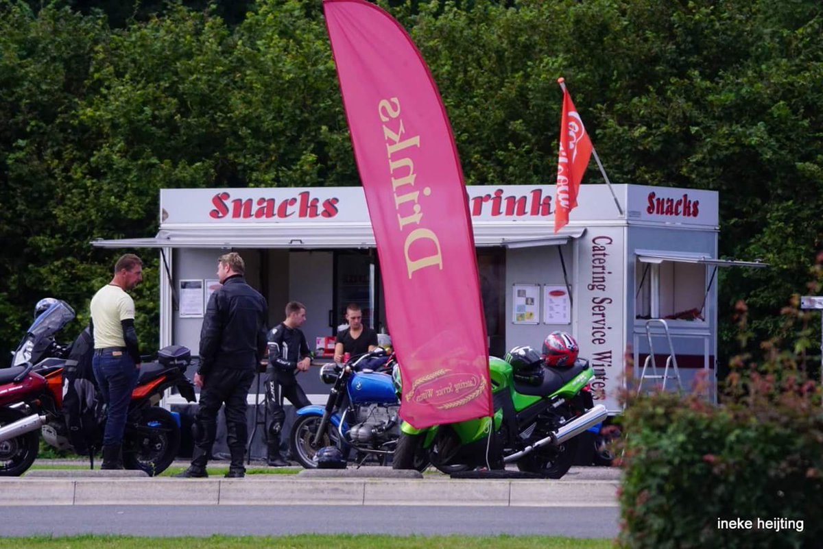 cateringwinters's tweet photo. DE LENTE IS BEGONNEN....🌞🌞🌞
Wie komt a.s zondag een 'Bakkie Motorolie' halen op de #haarweg nabij #ttcircuit in #Assen 
Tot zondag!! https://t.co/NseEC9afRC