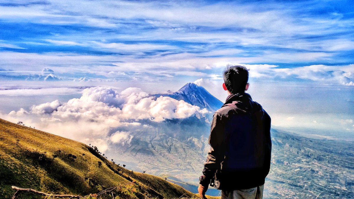 smellblank's tweet photo. Menunggu seseorang ternyata yang di tunggu sedang menuju yang bukan kamu,..😅 https://t.co/QyPZMOdrAn