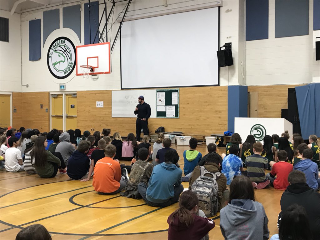 StTheresa2's tweet photo. Thank you to @prostar_energy and @mrlube for their generous donation to our St.Theresa school score board clock. We acknowledged Mr. Bendera @Prostar_Terry from Prostar Energy in a school school assembly. Thank you so much for all your support! https://t.co/B7o4qF9qCf
