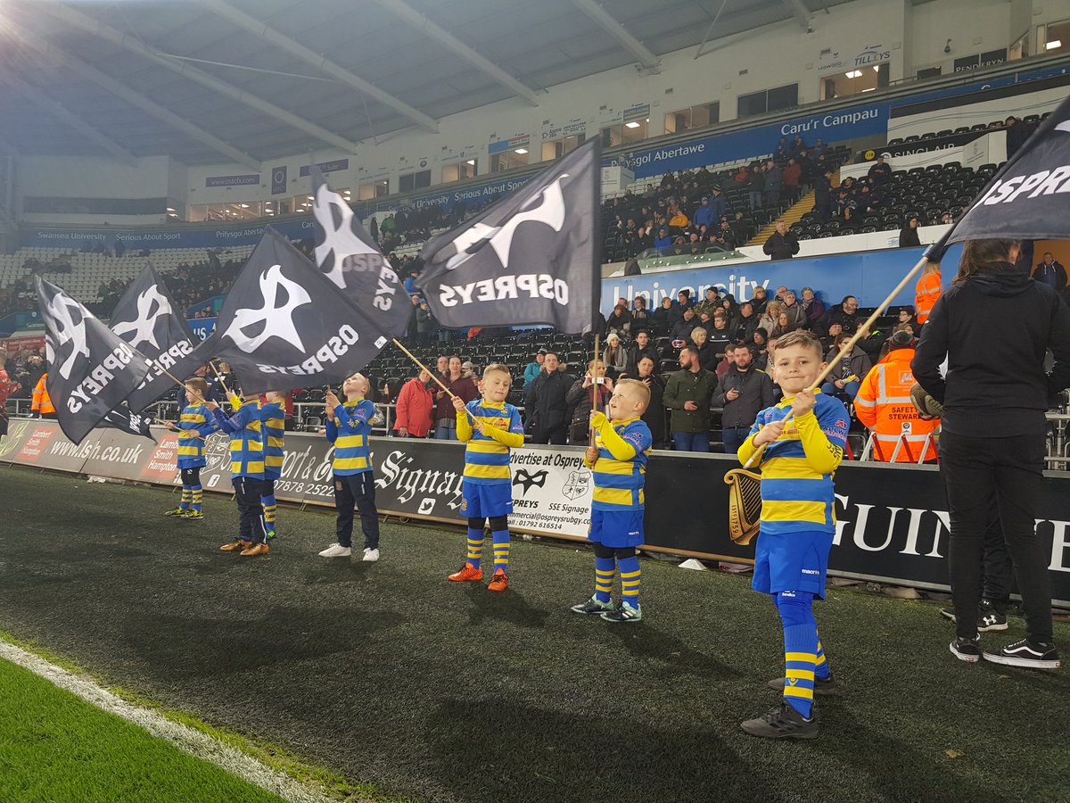 CommunityOsprey's tweet photo. Well @WaterWheelers U10s, @morriston_rfc U10s and @PenalltaRugby1 U7s you did a great job of cheering on the Ospreys to a win tonight. Hope you all enjoyed your evening at the Liberty Stadium! https://t.co/gqtnxoGyCf