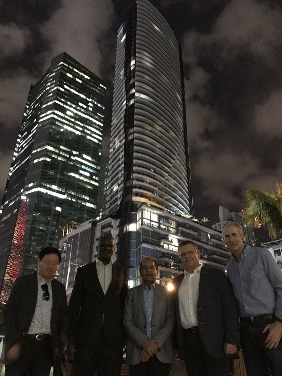 jaimechavezsuar's tweet photo. Compartiendo experiencias cooperativas con líderes de Polonia, USA, Kenia, Korea,Caribe en Consejo de Woccu celebrado en Miami https://t.co/wqCX2vWsWk
