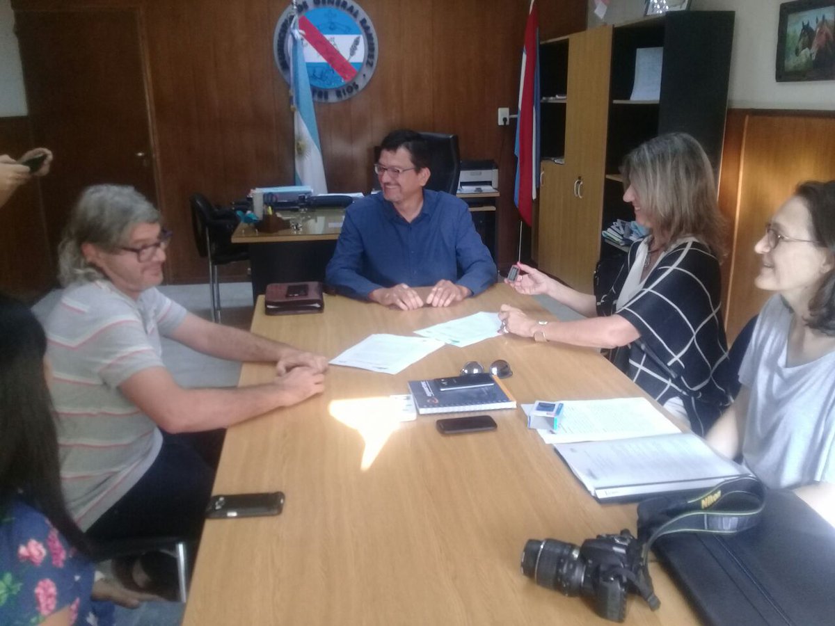 fecourbano's tweet photo. La Fundación Eco Urbano firmó un convenio con el Municipio de Gral. Ramírez #Residuos #EducacionAmbiental https://t.co/NLKgJkQYmJ https://t.co/wQhfgYo7kB