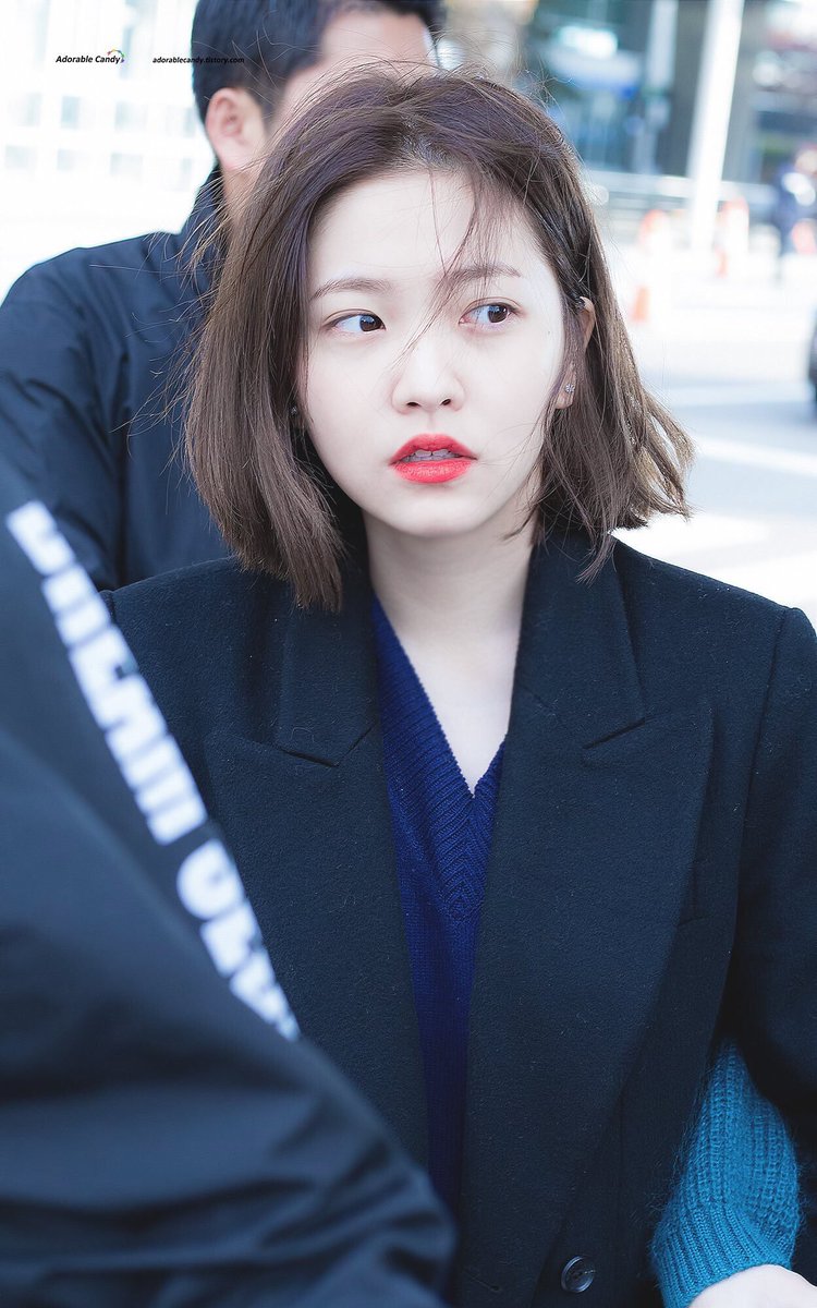 yeriarchived's tweet photo. short hair just remains superior https://t.co/VG9qyPuK0T
