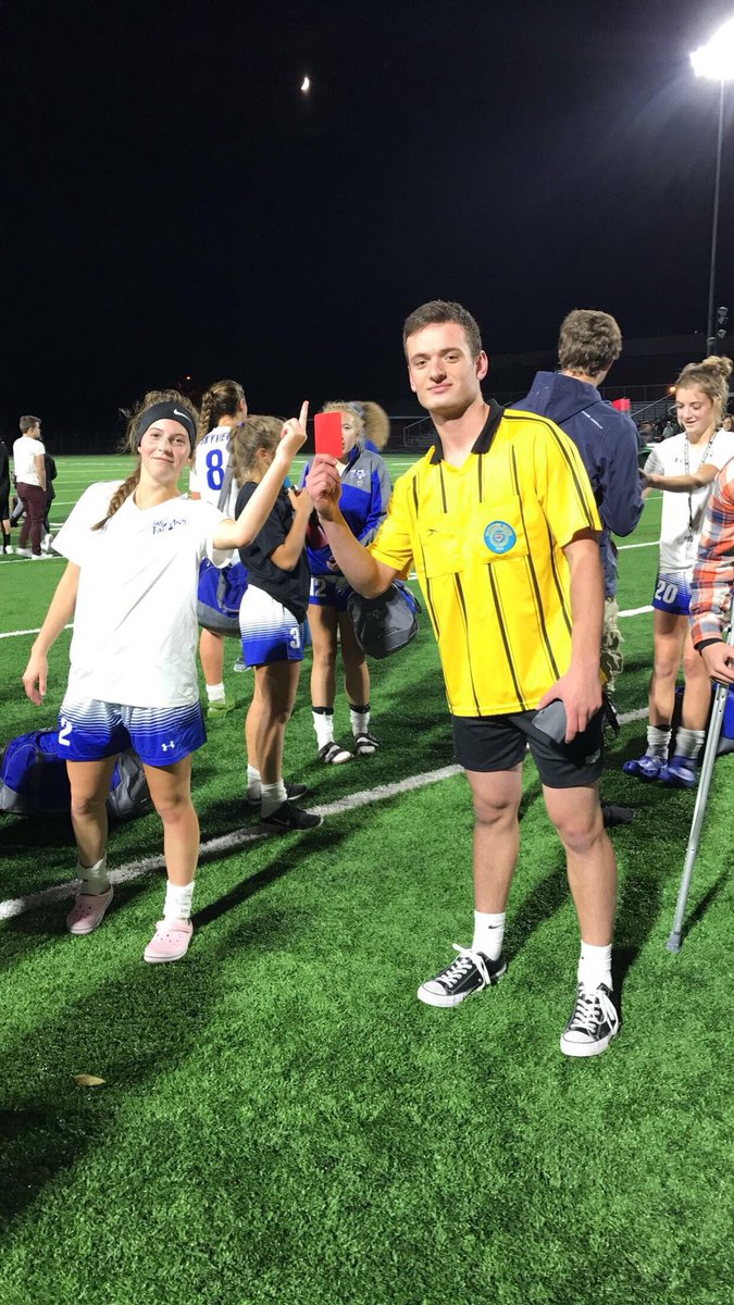 justine_roe's tweet photo. Happy birthday @schaaf_jared!! I really miss crying everyday in math because I can’t handle the duo 😂 lets have a reunion soon! Hope you have a super great day 😊 #gobortles https://t.co/6f4fPUilMr