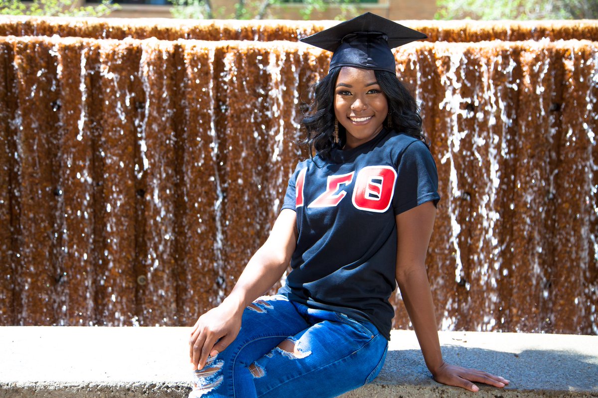 Adailey2018's tweet photo. ✨ Graduating with my Bachelors of Science in Nursing 💉
✨ Just got a job offer...Austin here I come! #employed

Trust in the Lord with all your heart
 and lean not on your own understanding;in all your ways submit to him,and he will make your paths straight
- Proverbs 3:5-6 https://t.co/KHhM2tr6qD