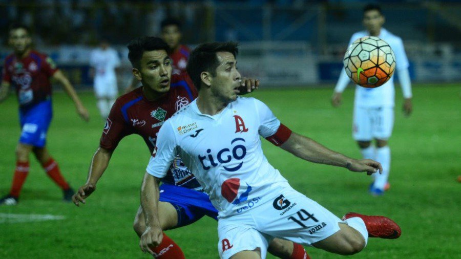 EDH_Deportes's tweet photo. Jorge Rodríguez, DT de #Alianza: “Ahora debemos tener la madurez para respaldar a nuestros jugadores”
https://t.co/mrlTcH5v2f
#LMF #ALIFAS https://t.co/cYLXlpzcJ8