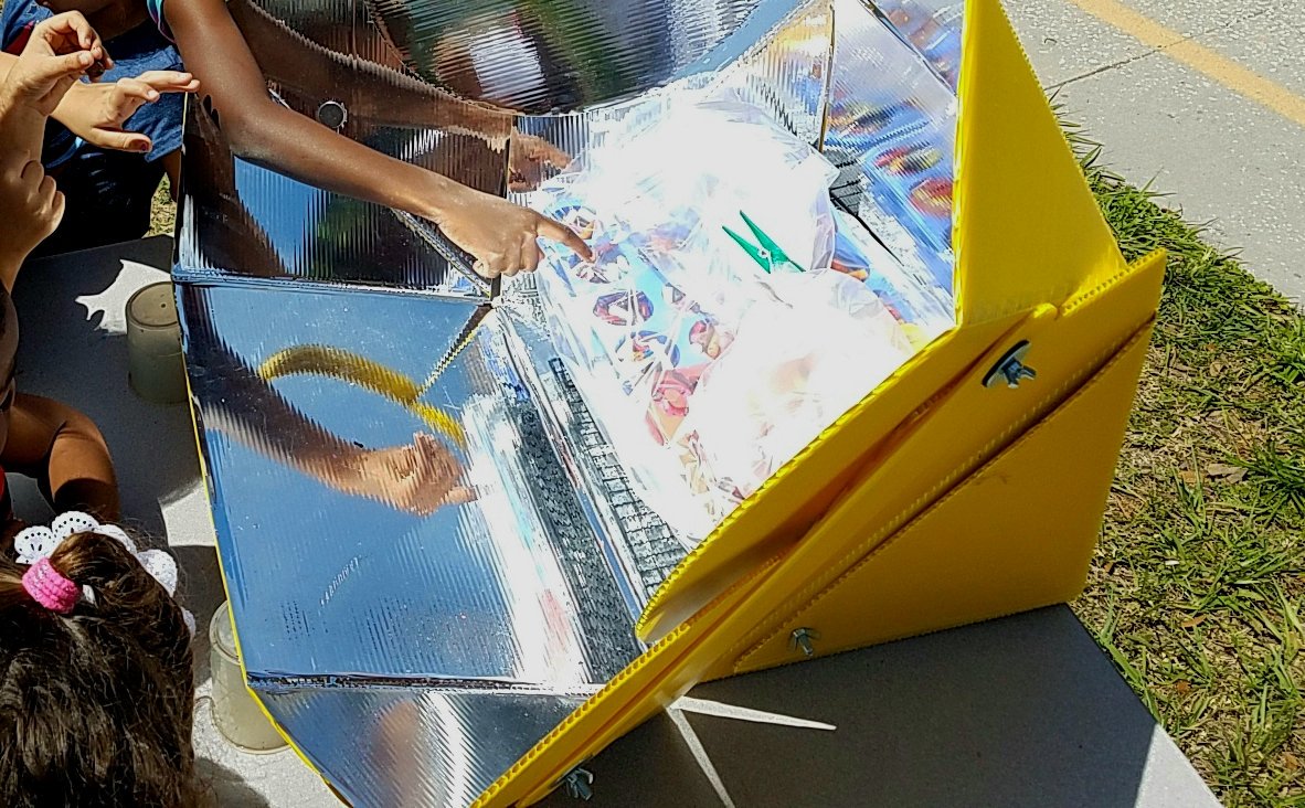 StuartBogue's tweet photo. @theartofed Our Earth Day project of melting old crayons into new emoji shaped crayons (with a solar cooker) is wildly popular. Kids have solar fever! https://t.co/H5tJfdoMc8