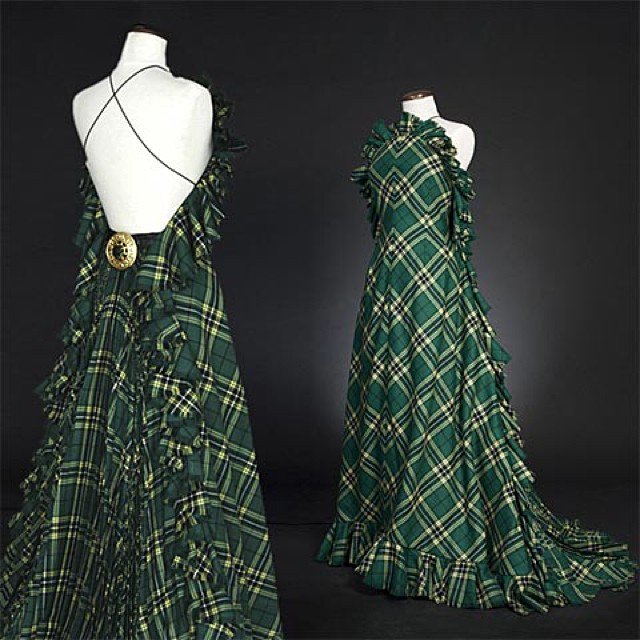 Canada's tweet photo. Canadian designer Michael Kaye has a unique eye for using Canadian tartan in modern garments. He’s even created tartan evening gowns – we kilt you not, they’ve been showcased at Sir Sean Connery’s #DressedtoKilt annual fundraiser 🏴󠁧󠁢󠁳󠁣󠁴󠁿#NationalTartanDay 📷michael.kaye/IG https://t.co/w0tvFDmZQI