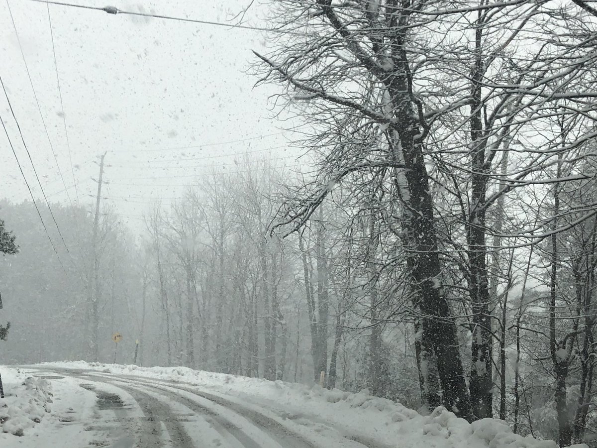 taylorablett's tweet photo. Everyone in #HuntsvilleON is loving this weather I assume? Drive safe tonight, roads are slippery around town! https://t.co/m6dtnbTfO2