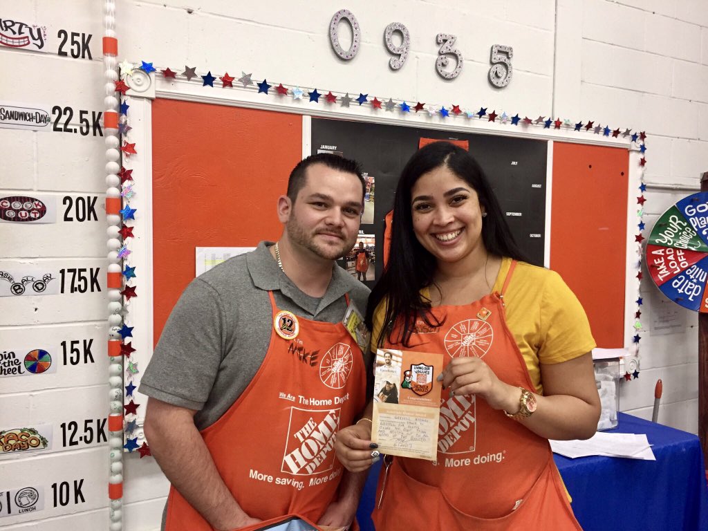 GGrisellhm's tweet photo. Thank You for being a GREAT LEADER🥇, for always believing in me and for pushing me to do great all the time. I’m truly gonna miss you 😭😫 
Best of luck⭐️
 #BestManagerEver #BestLeader #TheHomeDepot #Store0935 https://t.co/WMSqDhtTX8