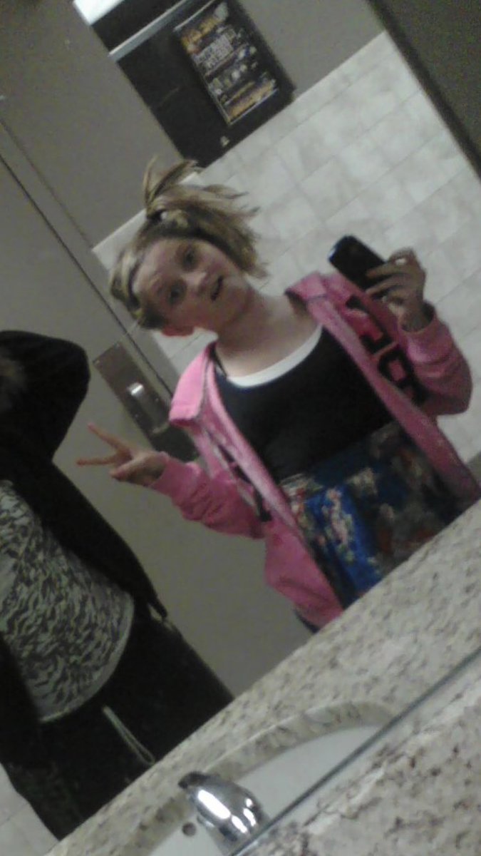 katie_nicoleeee's tweet photo. You’re trying to tell me 13 year olds are cute now???? I’m suing https://t.co/5eU1O87dwG