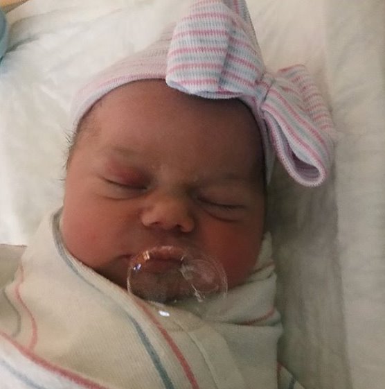 retrosmilaa's tweet photo. My beautiful bundle of joy has arrived 💖
Aaliyah Hendrix 13:30 PM 04.06.2018 8 pounds 13 ounces https://t.co/yYXXK33ick