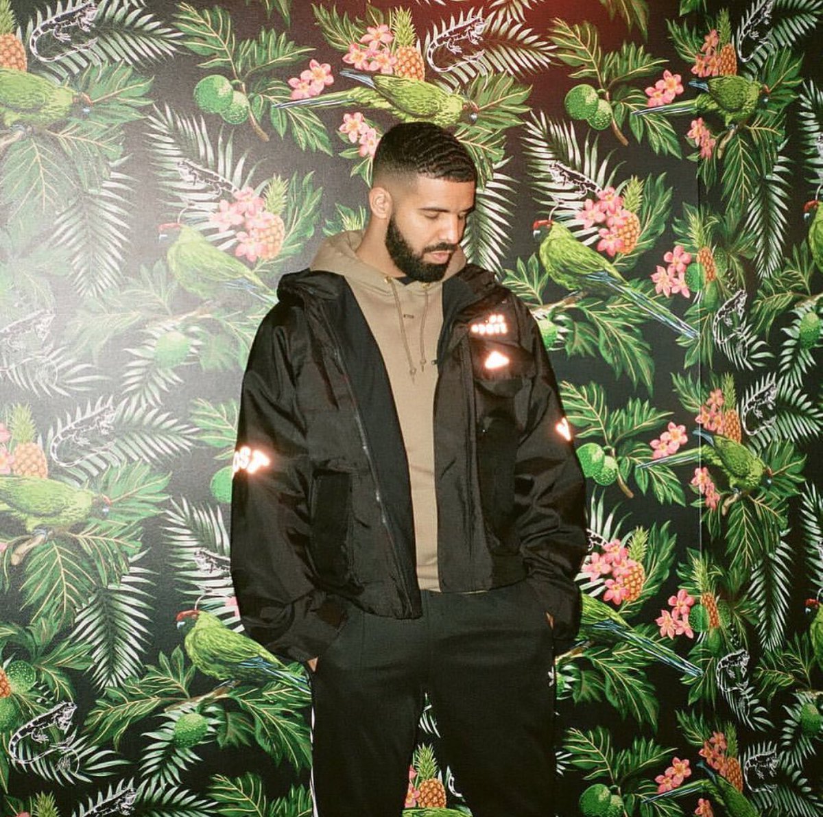 WordOnRd's tweet photo. Hey what’s it like being a Jewish rapper from Canada...I told her the struggle Israel https://t.co/Zq0cWdHD1x