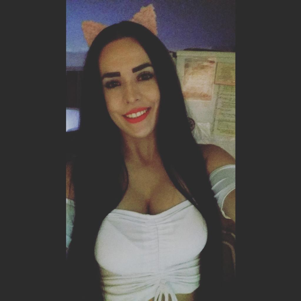 CrisiSmit13's tweet photo. Check out my profile on @RedSkyeMedia  @redskyeworld https://t.co/KqQHaWXgTt