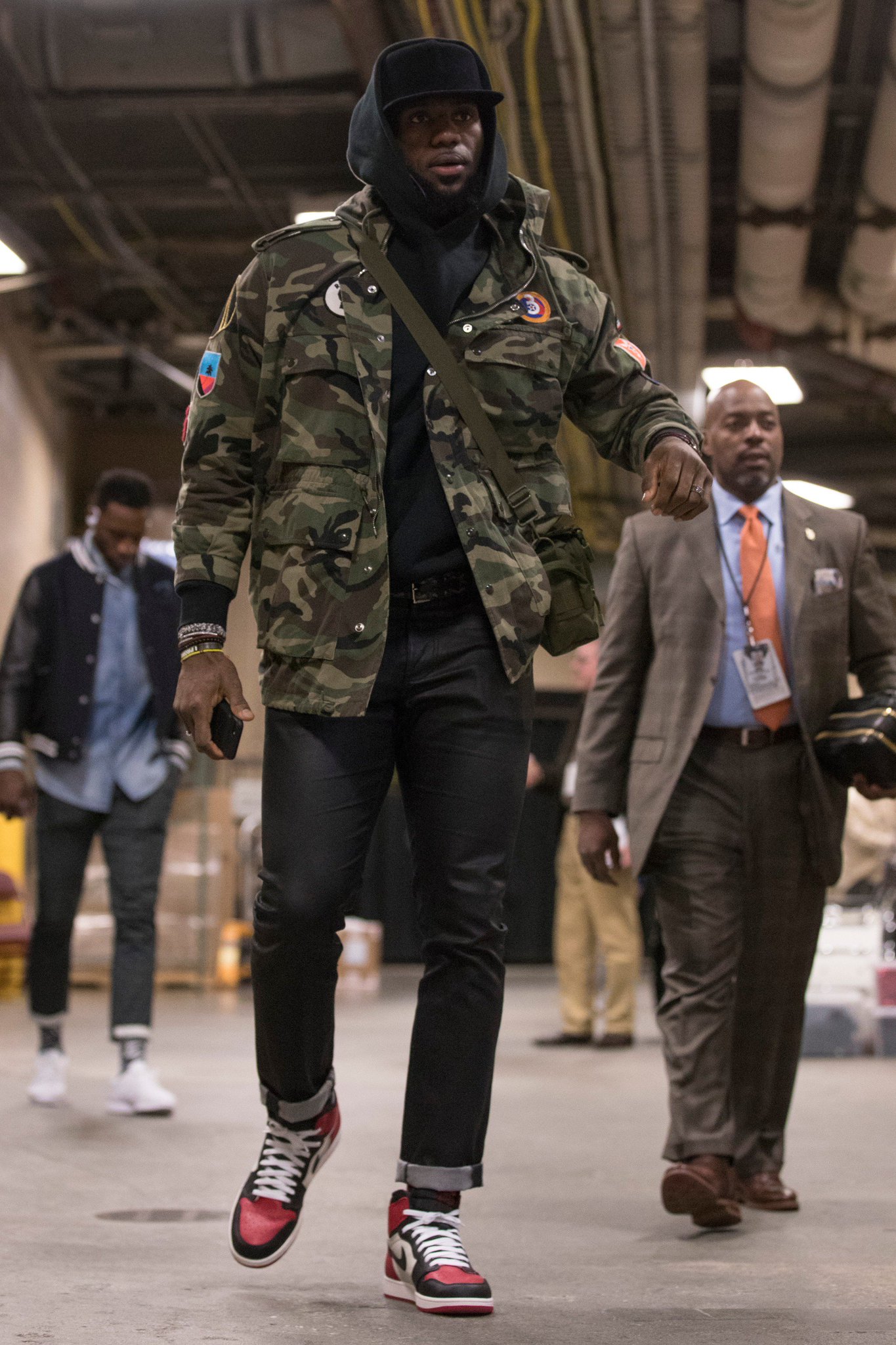 B/R Kicks on X: LeBron arrives for tonight's game wearing the