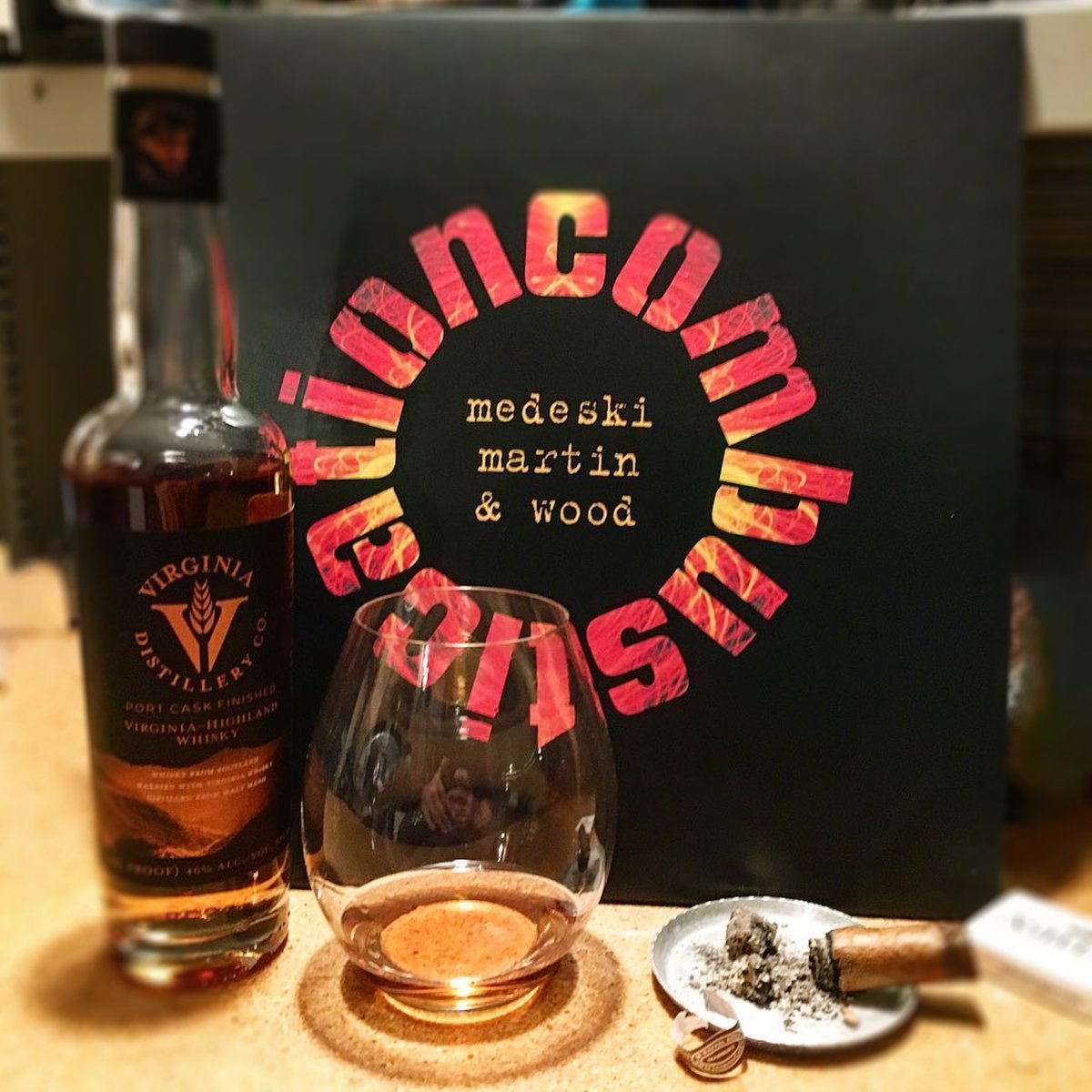 VADistillery's tweet image. Whisky, music and cigars - does it get any better? 
.  .  .
 📷: @jakebwine
#FeatureFriday #PhotoFeature #JakeBWines
