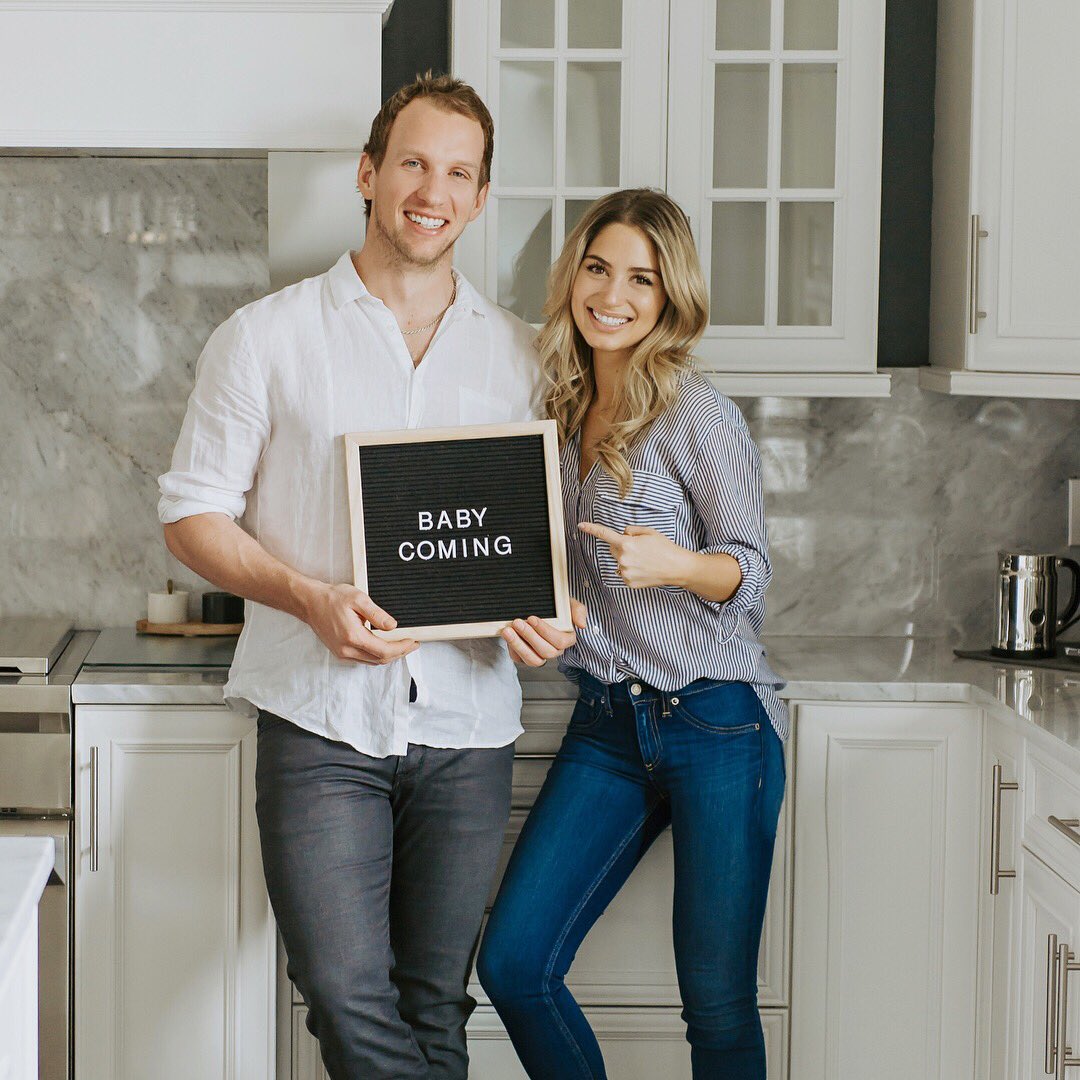 justinabss's tweet photo. Excited to announce our new addition to the family! Baby boy September 2018 💙 https://t.co/KR0g27neDB