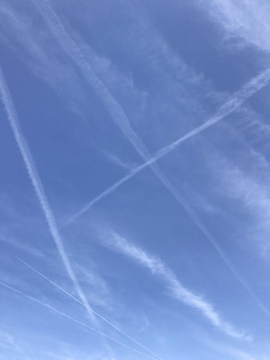 CubRunBrown's tweet photo. "Hey Ms. Brown---intersecting lines... almost perpendicular"
#recessmath https://t.co/WFcwor8gvB