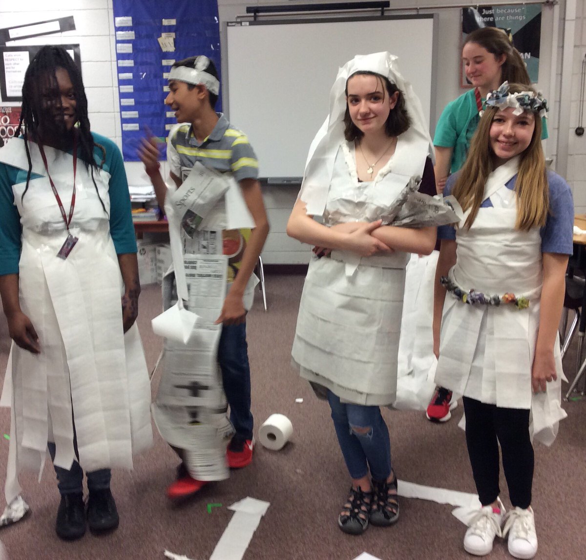 AMCMStheatre's tweet photo. Finished products! @AMCMSCatPRIDE #bethespark #amcms #amcmsFineArts https://t.co/wfyQczsfos