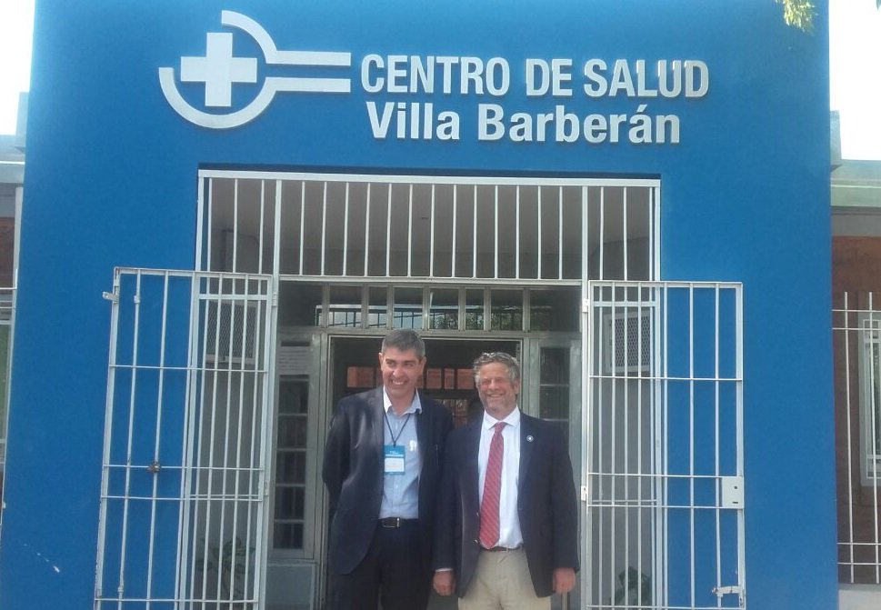 RubinsteinOk's tweet photo. Junto al ministro @zapi1968 visitamos el centro de salud Villa Barberán, donde vi el excelente trabajo que realiza el equipo de salud en el centro de atención primaria. https://t.co/tDWlCvpbav