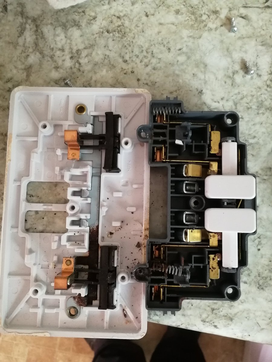 elec_fast's tweet photo. Live to earth short tripping RCBO this evening in #Cardiff rectified. https://t.co/AyVg1bcIqJ