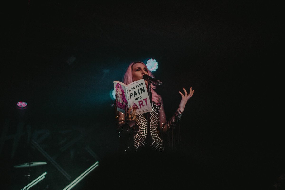 It was so special getting to share #TurnYourPainIntoArt with all of you while we were out on the road. Thank you for all of the love and support, and for being our biggest inspiration #IconArmy! 💕
📸: Kelsey Runge