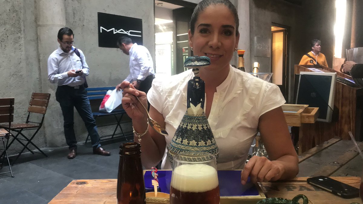 cheffbaca's tweet photo. Increíble experiencia en @AZUL_CDMX El capi Edson Sauza nos atendió increíble y nos contó una gran historia de la sopa de tortilla, hizo que nos enamoráramos de toda la carta
Gracias Chef @MunozZurita https://t.co/vHGgSMpPX6