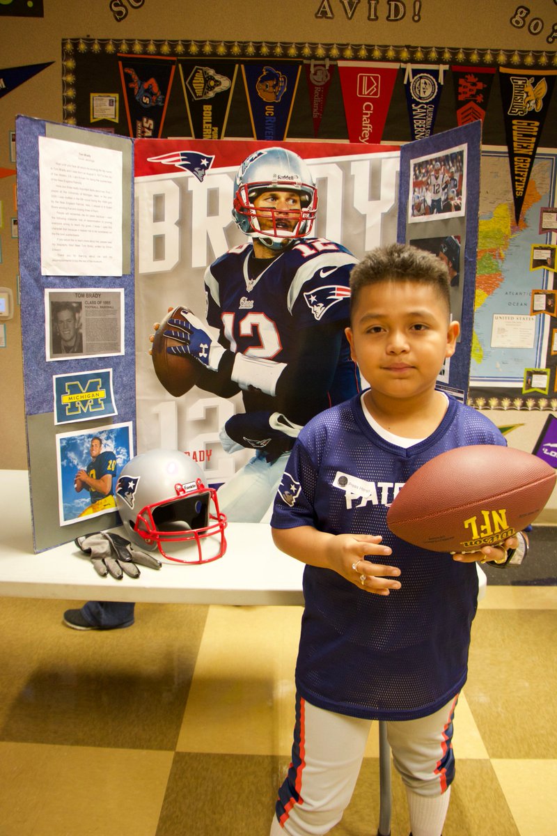 Beaumont_SD's tweet photo. So awesome! To go along with their biography genre study, all third grade students at #SundanceElementary created a “Wax Museum”. They each represented a person who has had an impact on our world. The kids were very dedicated! #BeaumontUSD #HomeSchoolCommunity @tdav8 https://t.co/YH3Sqy8ABi