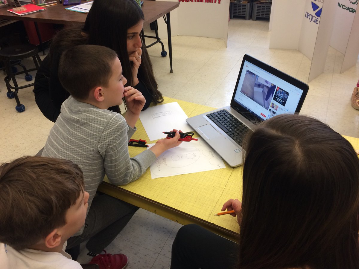 McM_MsT's tweet photo. #Arcaderade #greenteam planning, building, deconstructing and redesigning our prototypes! #mcmbizday @McMBusinessDay @tdsb @TLPCanada #tlpea #STEM @TDSB_STEM #tdsbgc https://t.co/rCldAlWmIy