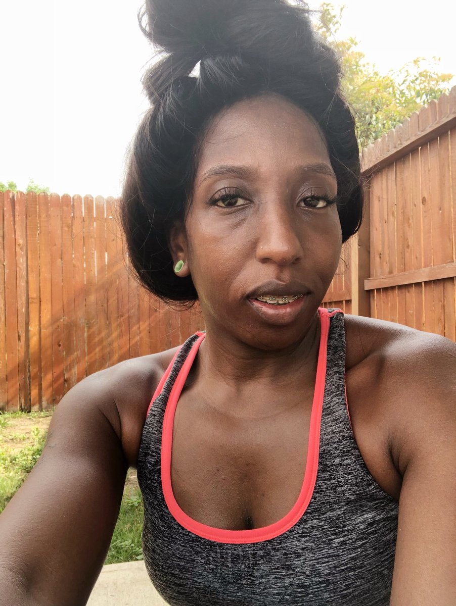 javankajohnson's tweet photo. When you finish that one workout that makes you think “what the hell am I doing to myself? I’ll be hurting tomorrow!” Days later you look in the mirror and say, “ahhhh...yes! Got it!” Results! B• Body Baby!
#BAttitude #Blogbyjava #BAttitudeapparel #Aries #Athleanx #Herbalife https://t.co/6wasoVJzcN