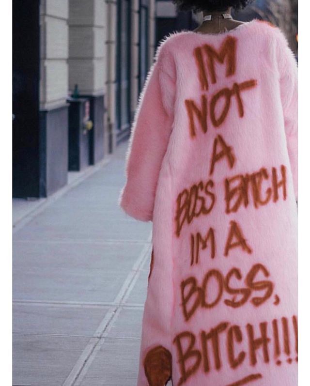oilandgrain's tweet photo. Because Friday ⚡️Tag your Boss, Bitch! babes! #girlswhowerk #entrepreneurlife https://t.co/JsC9RDCNbp https://t.co/1xjH0BAQS6