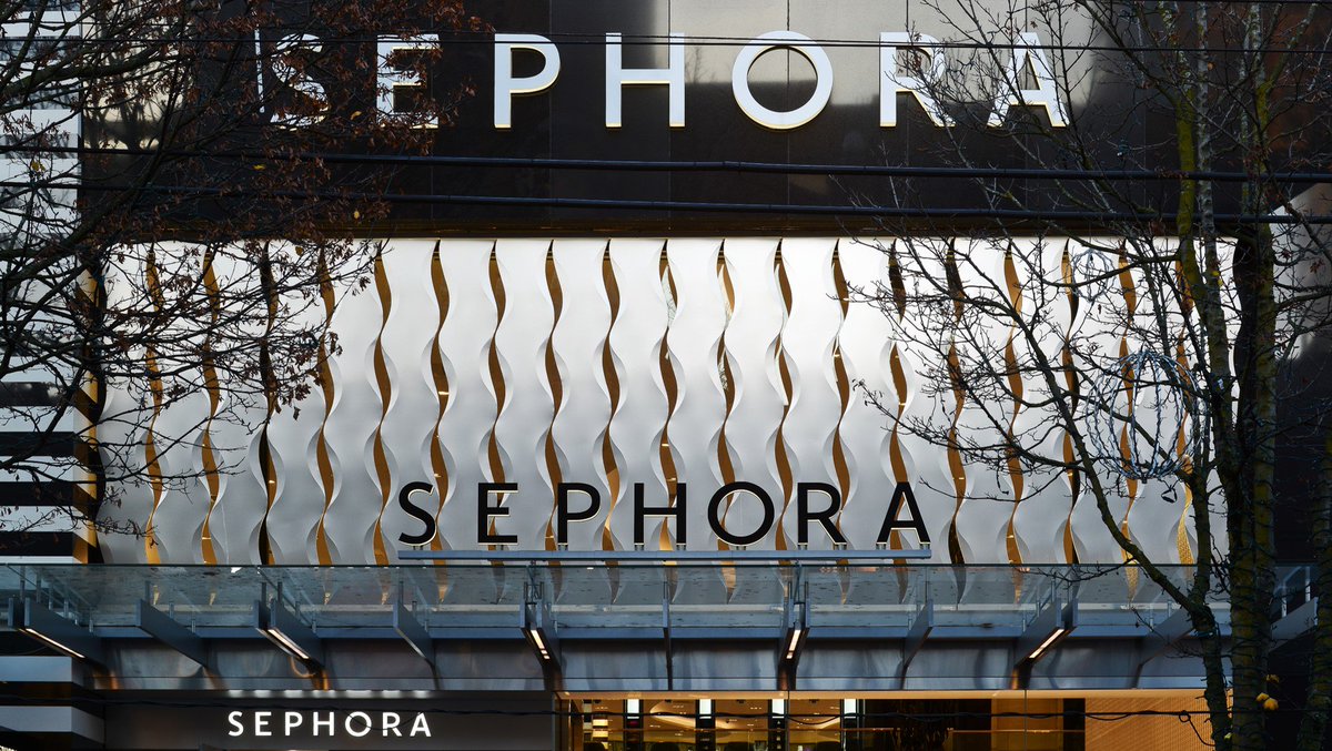 KeithPanel's tweet image. Exhibiting our custom fabrication ability with @Alucobond  on the @Sephora Robson location in #Vancouver @MarconHomes @francl_arch #decorativescreen #designassist #yvr #architecture #archdaily #architecturelovers #architecturephotography #urban #design #buildings #facade