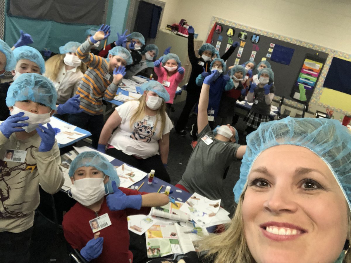 GES_mbmeyer's tweet photo. Text Feature Surgery with third graders! https://t.co/v4rJmoQIPC