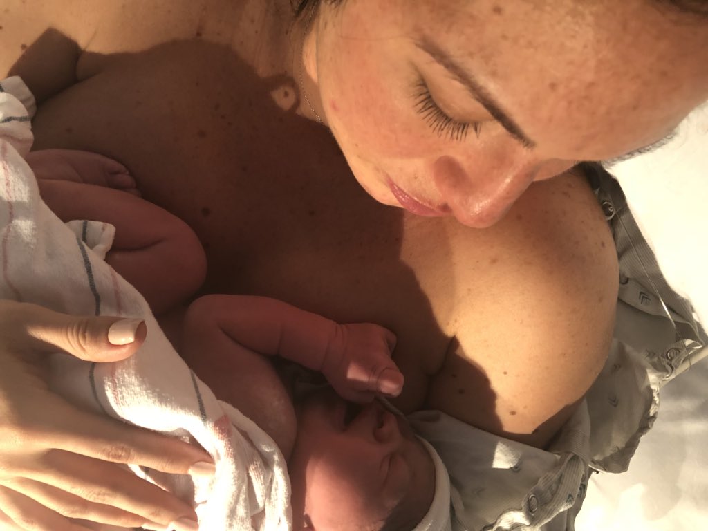 Chris_Ramirez17's tweet photo. Hello World, BabyZ here! 👶🏽😍❤️ Zara Blair Ramirez, 6lbs 6 ounces. , 5:21 pm, 4-6-18 ❤️🙏🏽 Thank you God🙏🏽🙌🏽 https://t.co/yyl85S0xBc