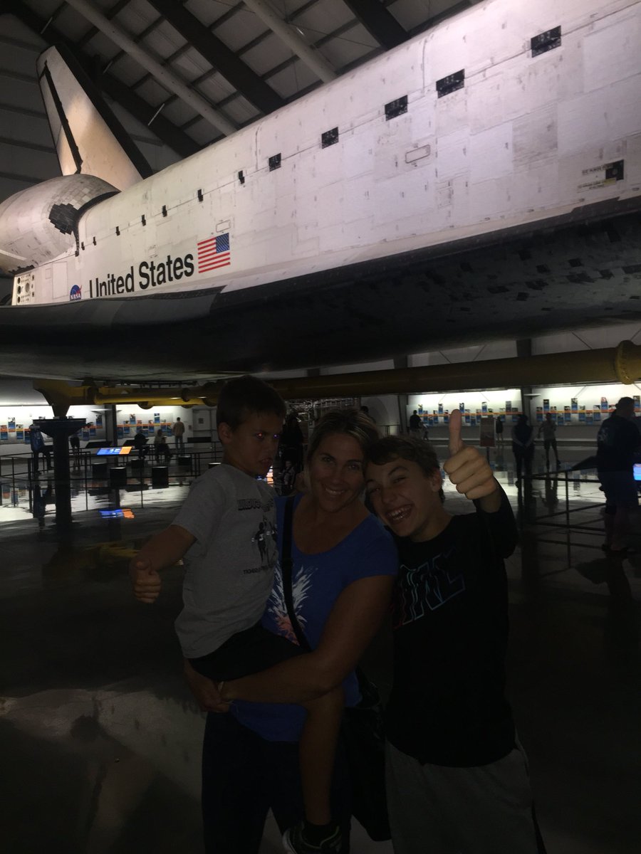 russellyt's tweet image. We took an endeavor to see the Endeavor 😎 #poorlighting
