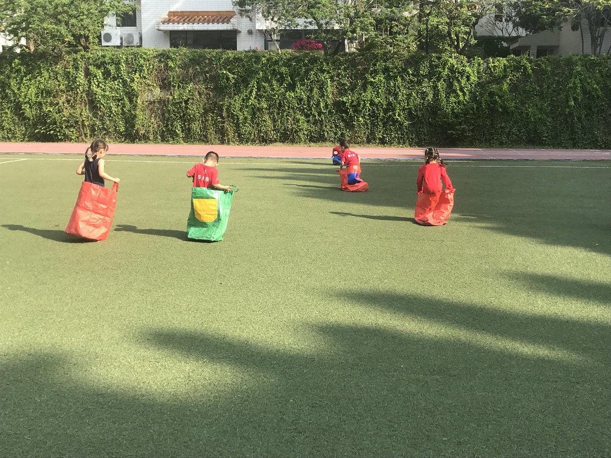wondermeaghan's tweet photo. #siseccrocks field day prep. #sisrocks #sisphysed #issphysed @kariesun1 https://t.co/XcGC8KuyYN