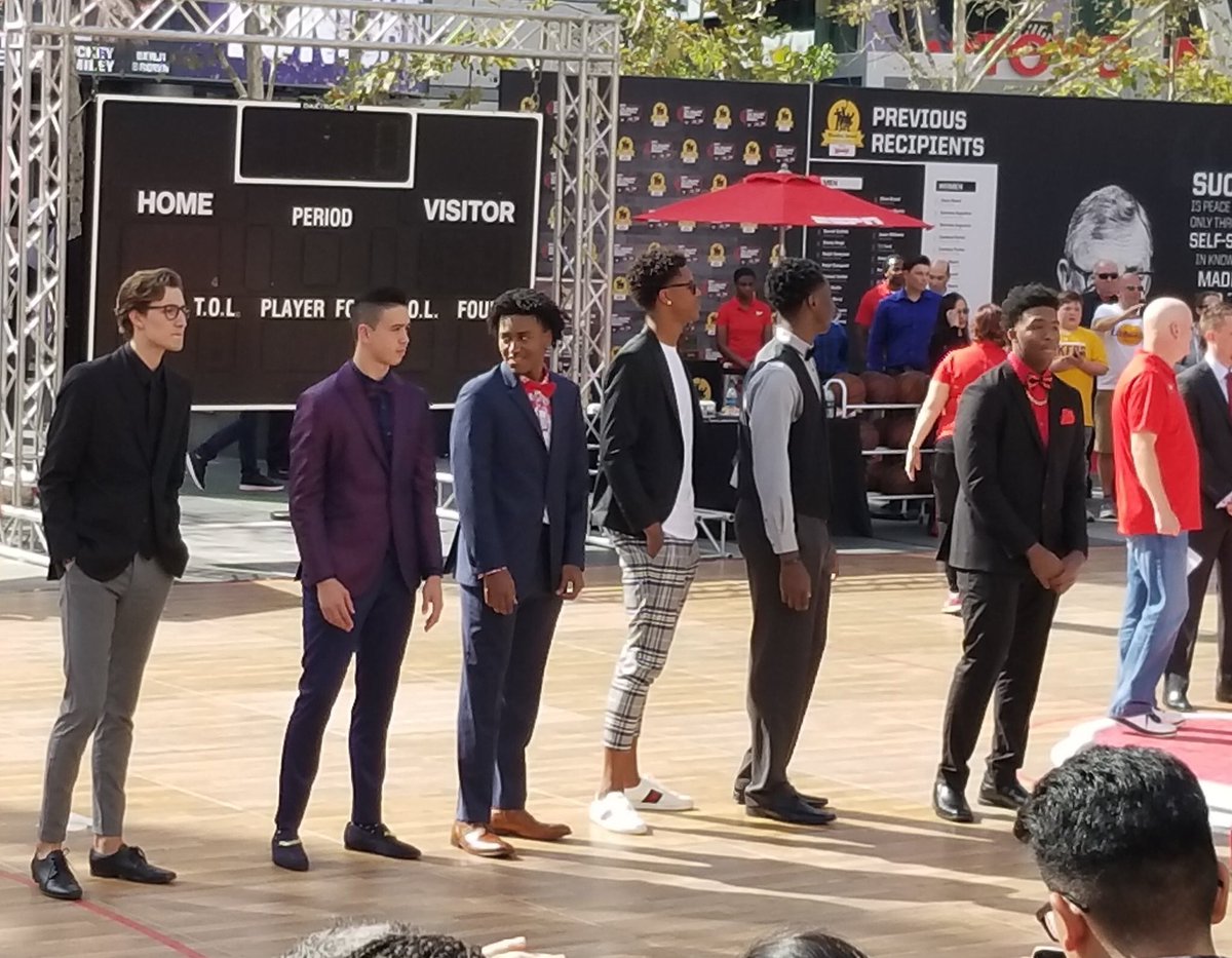 NDHSRiverside's tweet photo. A huge congratulations to Anthony Holland who is receiving the John R. Wooden Award for High School this afternoon! Footage from the event will be on ESPN 2 starting at 5 PM. https://t.co/BSLIRUPyEh
