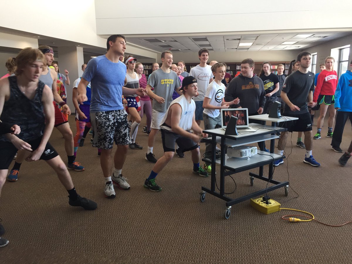 blossomstrack's tweet photo. We threw it back to the 80’s today with some seriously awesome outfits and an 80’s workout video! Everyone rocked it! #blossoms #blossomstrackandfield #blossomstrack #80skids #nolimits https://t.co/3yuK5WAk28