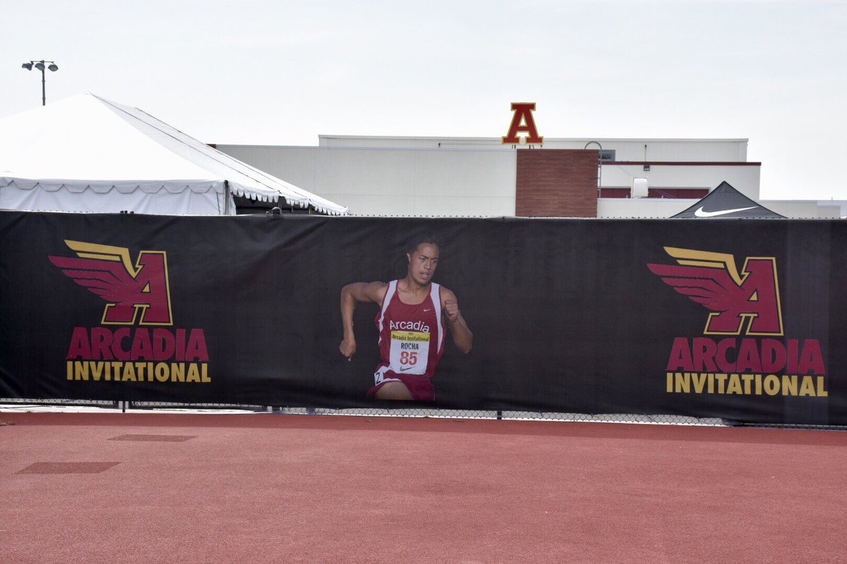 ArcadiaUnified's tweet photo. Excitement is building as we are just a few minutes away from the start of the Arcadia Invitational! More than 4,000 athletes from 31 states & 6 countries will be here with more than 10,000 spectators over 2 days! #mydayinla #ArcadiaInvite #ArcadiaInvitational #niketf https://t.co/9ZdwdC1YtR