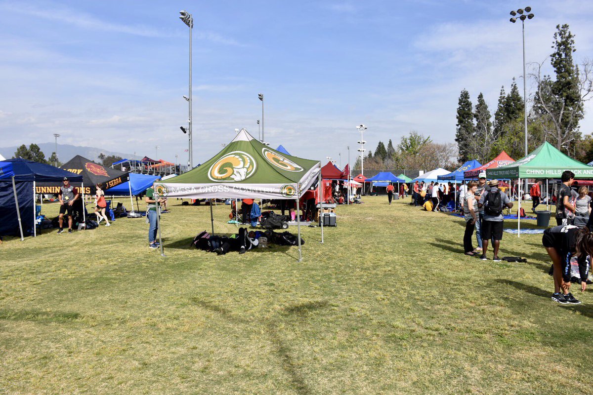 ArcadiaUnified's tweet photo. Excitement is building as we are just a few minutes away from the start of the Arcadia Invitational! More than 4,000 athletes from 31 states & 6 countries will be here with more than 10,000 spectators over 2 days! #mydayinla #ArcadiaInvite #ArcadiaInvitational #niketf https://t.co/9ZdwdC1YtR