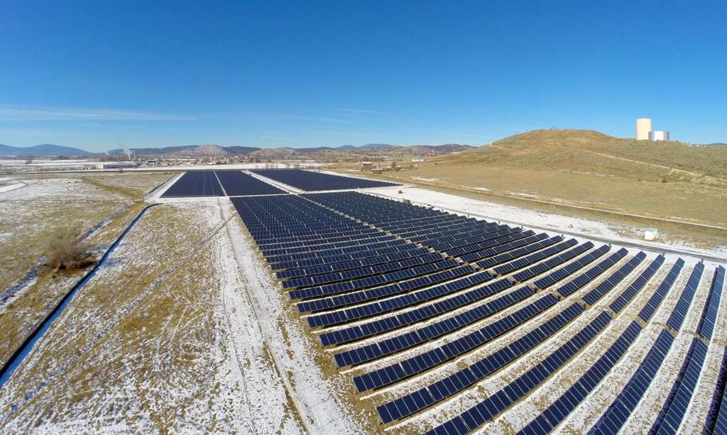Short video os this Solar Array installation in Klamath Falls Oregon.

roguevalleyvideo.com/portfolio-item…