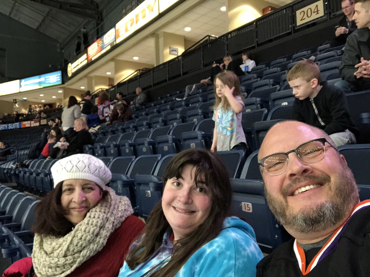 BYDAVEYJONES's tweet photo. Hanging with my friends at the Youngstown Phantoms game. @YtownPhantoms #PhantomsSeat Section 204 Row K Seat 18 https://t.co/DpBrI5fDsb
