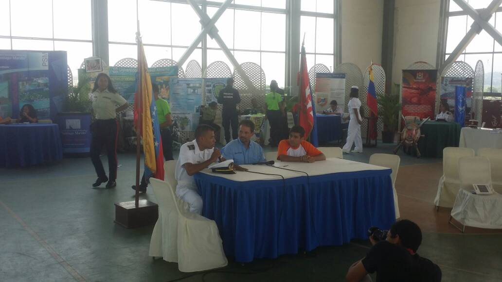 UnefaNagua's tweet photo. PROGRAMA RADIAL DEL ALCALDE JUAN PEROZO EN LAS INSTALACIONES DEL COMPLEJO VERTICAL ABIERTO DEL MUNICIPIO LIBERTADOR EXPO VOCACIONAL 2018, DONDE ALUMNOS DE LA UNEFA PARTICIPARON @decanonagua @hazenstaub https://t.co/jj8MBxvObW