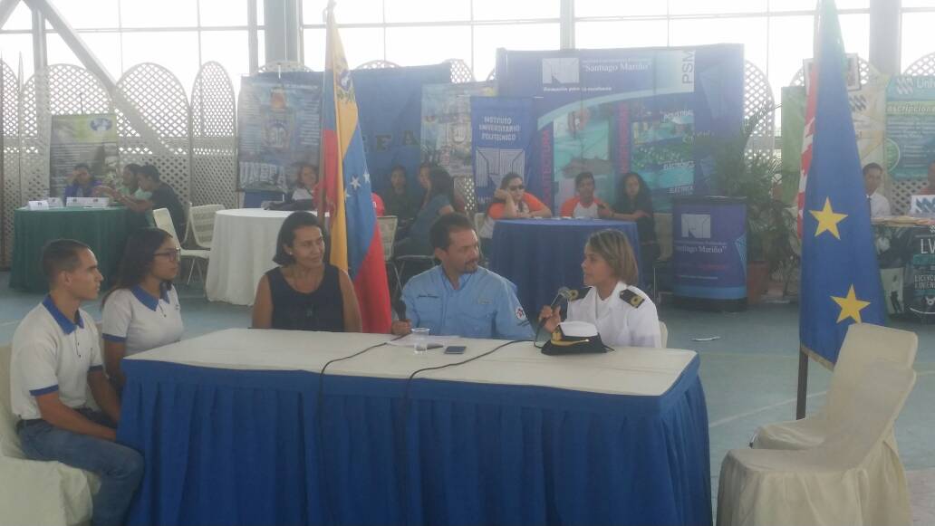 UnefaNagua's tweet photo. PROGRAMA RADIAL DEL ALCALDE JUAN PEROZO EN LAS INSTALACIONES DEL COMPLEJO VERTICAL ABIERTO DEL MUNICIPIO LIBERTADOR EXPO VOCACIONAL 2018, DONDE ALUMNOS DE LA UNEFA PARTICIPARON @decanonagua @hazenstaub https://t.co/jj8MBxvObW