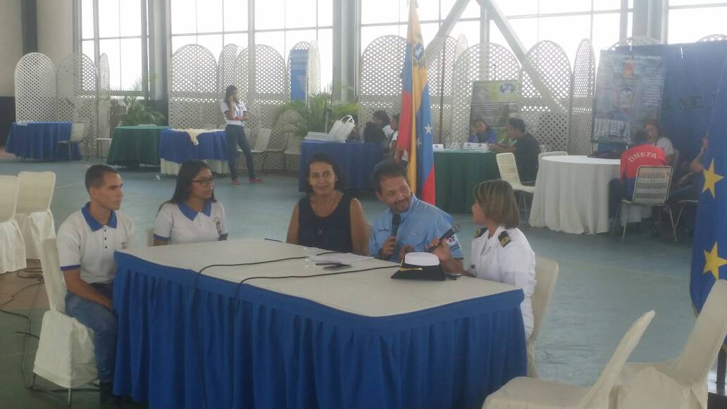 UnefaNagua's tweet photo. PROGRAMA RADIAL DEL ALCALDE JUAN PEROZO EN LAS INSTALACIONES DEL COMPLEJO VERTICAL ABIERTO DEL MUNICIPIO LIBERTADOR EXPO VOCACIONAL 2018, DONDE ALUMNOS DE LA UNEFA PARTICIPARON @decanonagua @hazenstaub https://t.co/jj8MBxvObW