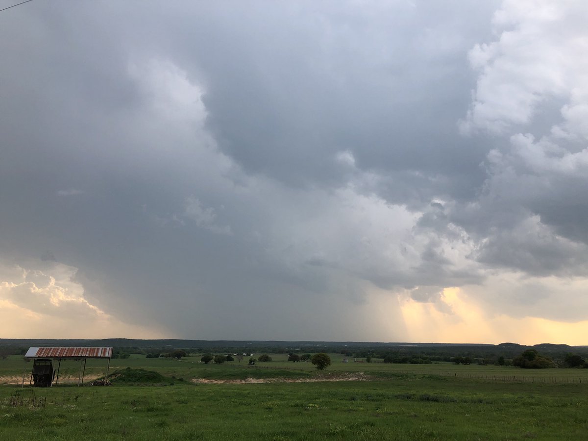 bosqueemc's tweet photo. Bosque EOC Activated to Level 3 - Spotters Monitoring storm to our west. Severe Warning issued for southern Bosque County until 7:30pm. Take shelter, check media for more. #ctxwx https://t.co/X54FU6OeWJ