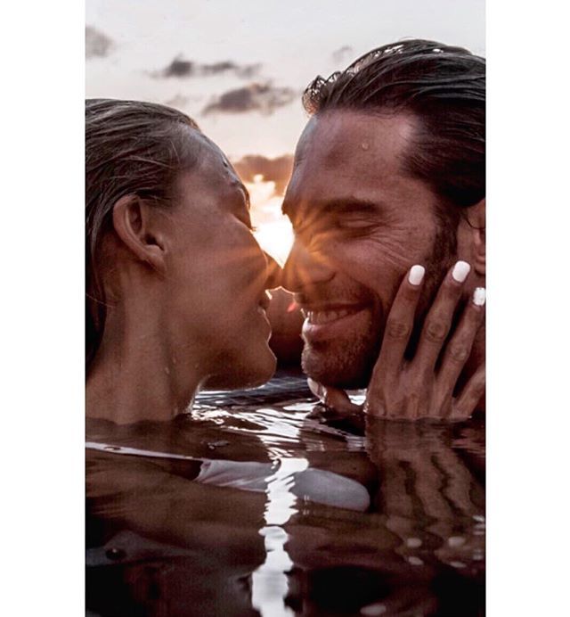 rullinaticas's tweet photo. H E R M O S O S #QueBonitoEsElAmor 😍 @sebastianrulli @anboy88 #Pertect ❤️ #IslaMujeres #LaVillaDeLaVida couplegoals 🌊 ☀️ https://t.co/a2FfrZeyOm https://t.co/Mwf4DNiSFm