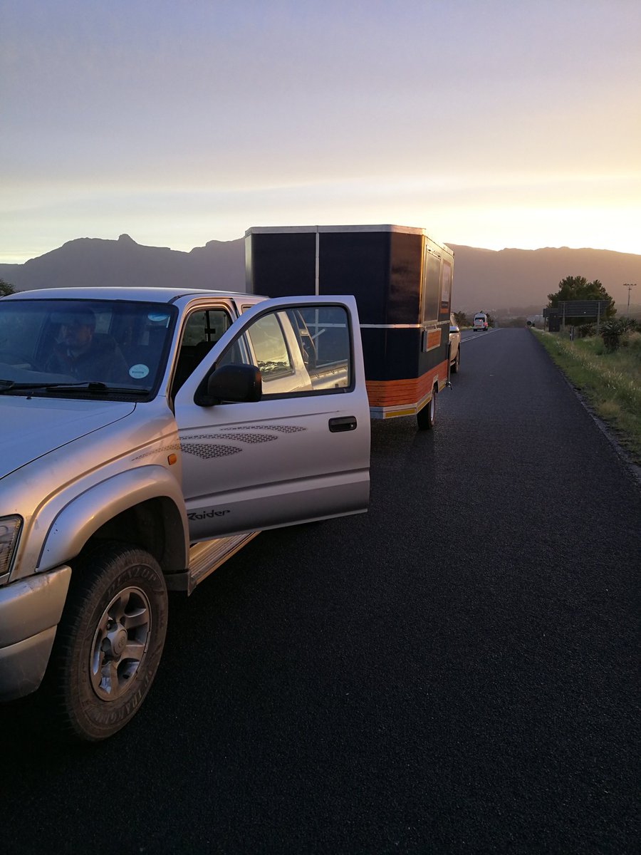 kyk_noord's tweet photo. Roadworks make good photo opportunities 📷😉 #cantkilltheenthusiasm #photography #foolsandfans #beerfestival #kyknoord #foodtruck #capetraderoute #overberg #LoveOverberg https://t.co/u9PEfIYa6E
