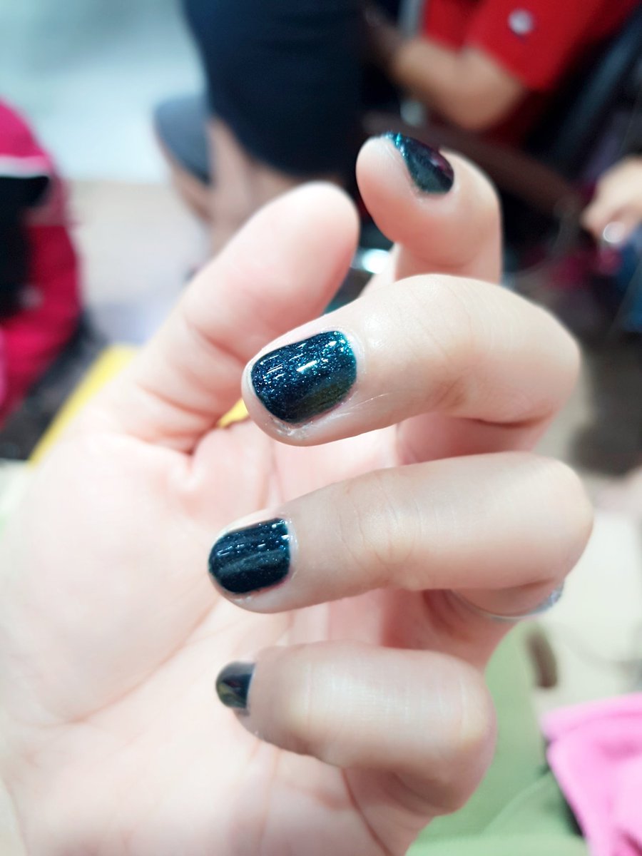 crazyformf's tweet image. Fresh coat for the trip. 💅 #blue #favecolor