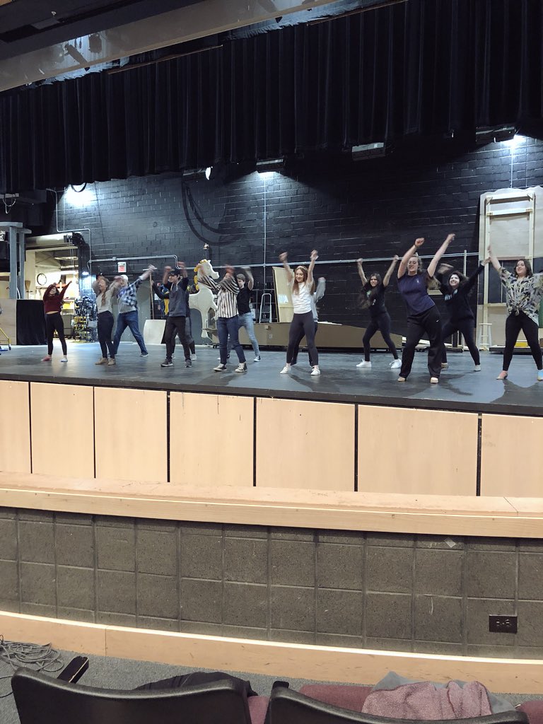 SCN_Shrek's tweet photo. Don’t forget tomorrow build is super important, we need the set to be finished so these actors look in place. Amazing work from everyone this week https://t.co/YxTZUbXtJe